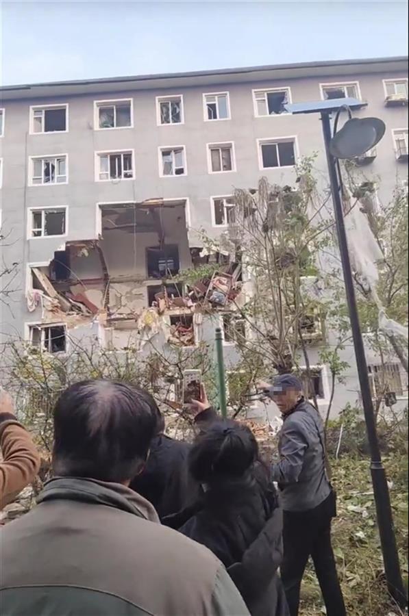 火狐电竞吉林梅河口一居民楼发生燃气爆炸部分楼体坍塌消防正在处置
